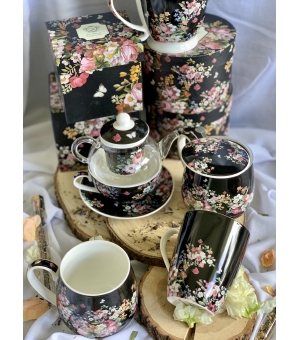Kubek na stopce jumbo 480 ml VINTAGE FLOWERS BLACK